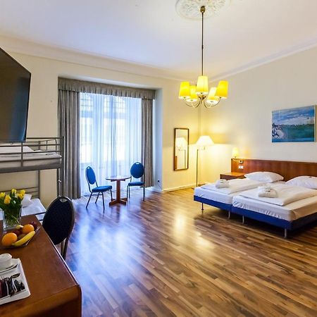 Hotel Monopol - Central Station Франкфурт на Майн Екстериор снимка